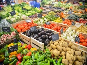 rainbow colored foods good diet